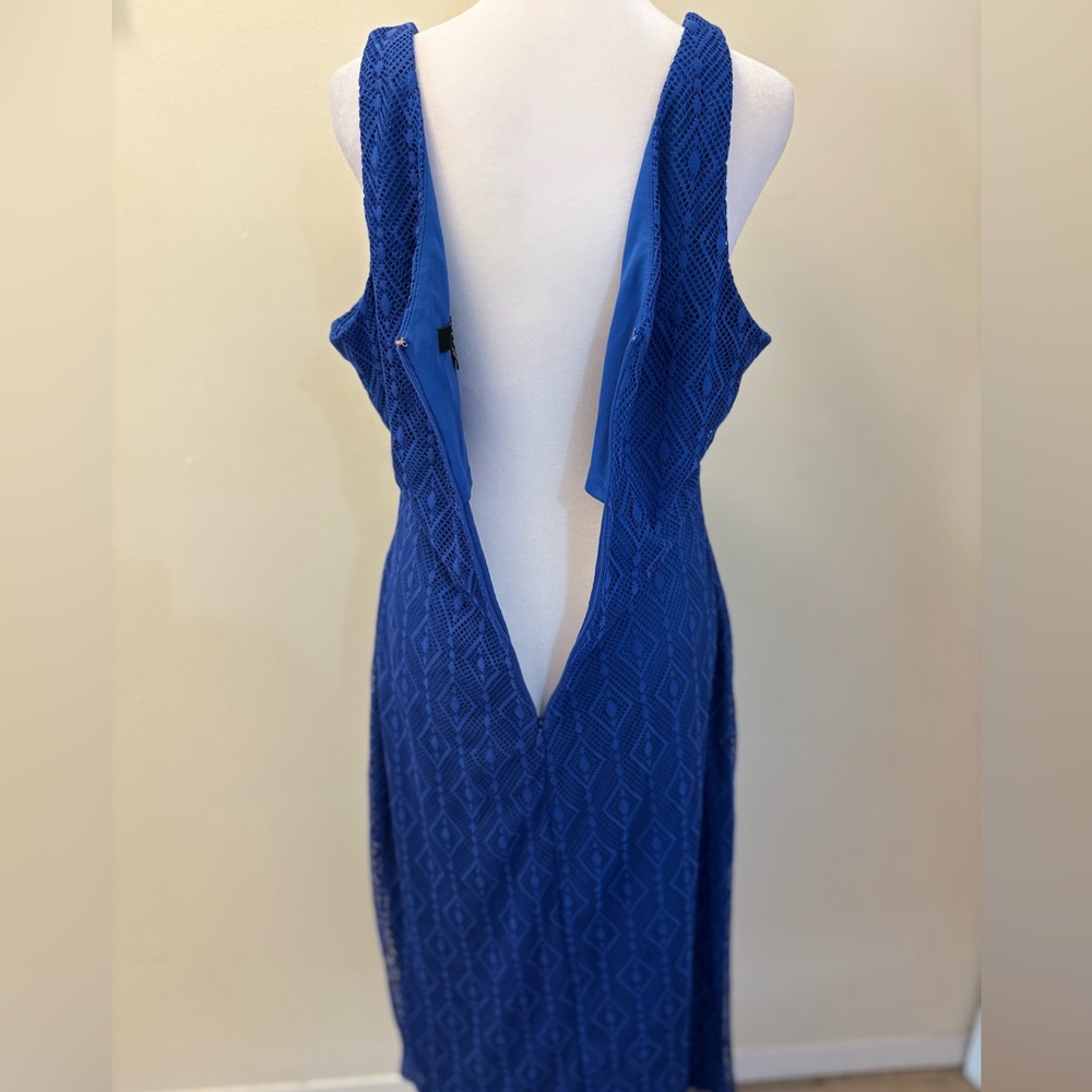 New Guess Blue Geometric Lace Sheath Midi Dress Size 14 - Picture 9 of 17